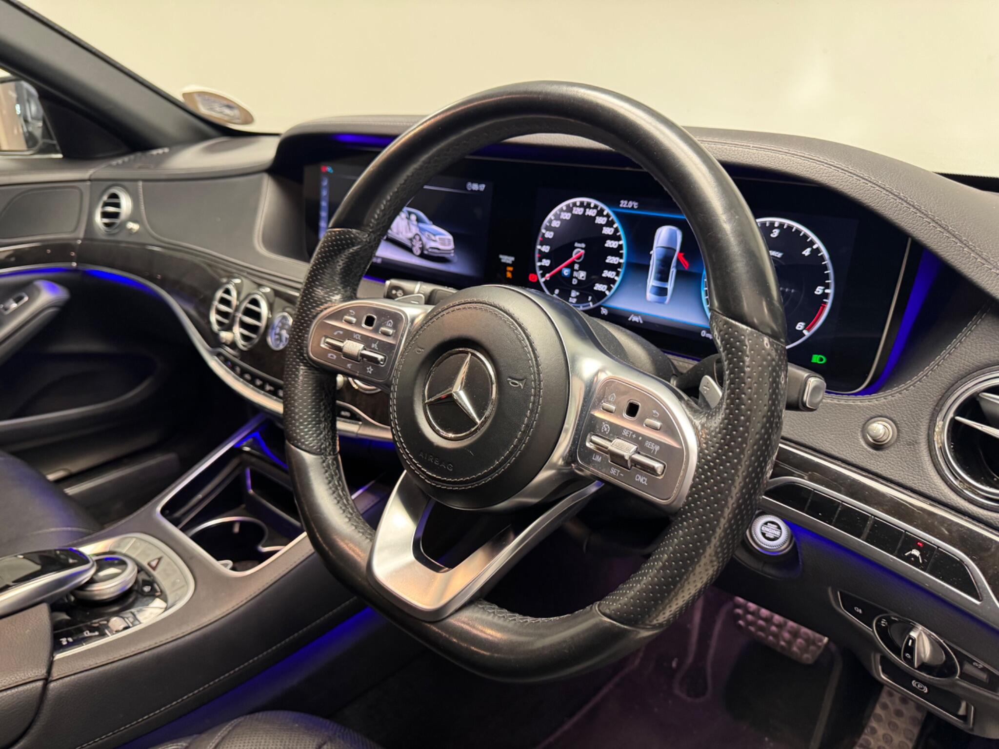 Mercedes-Benz S-Class view 24