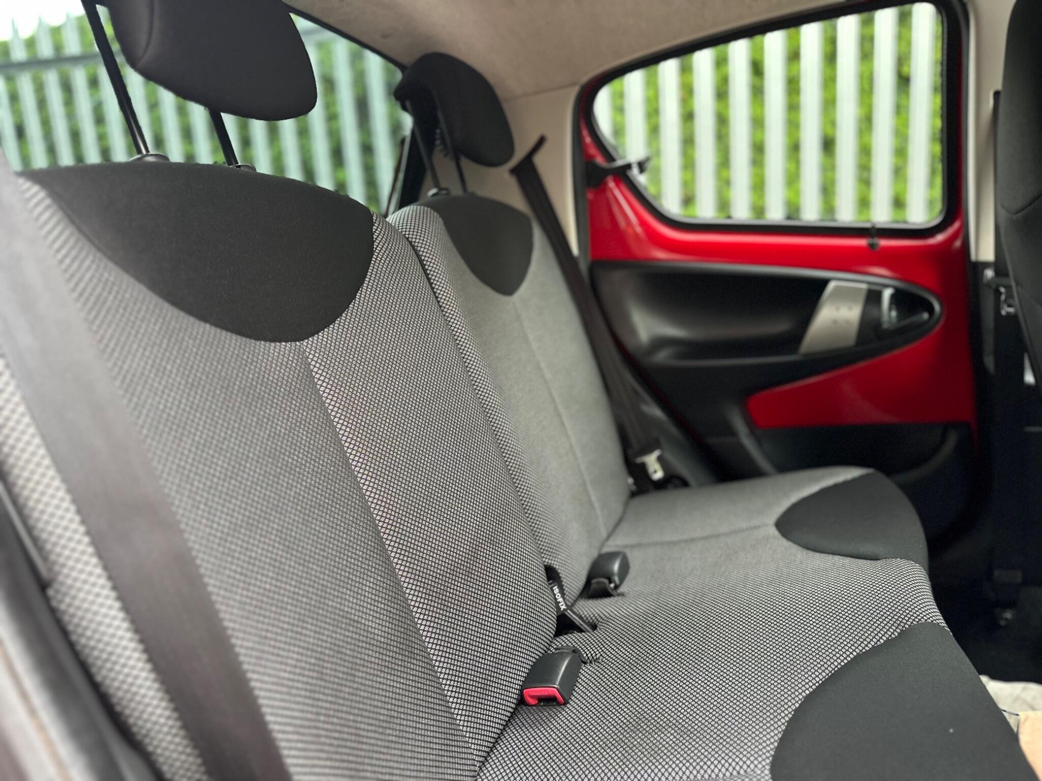 2014 Toyota AYGO image 21