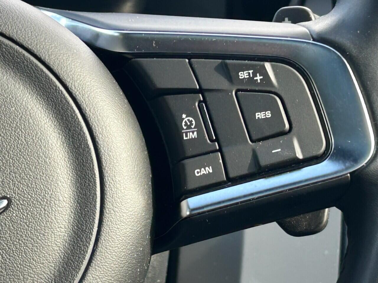 Jaguar E-Pace view 30