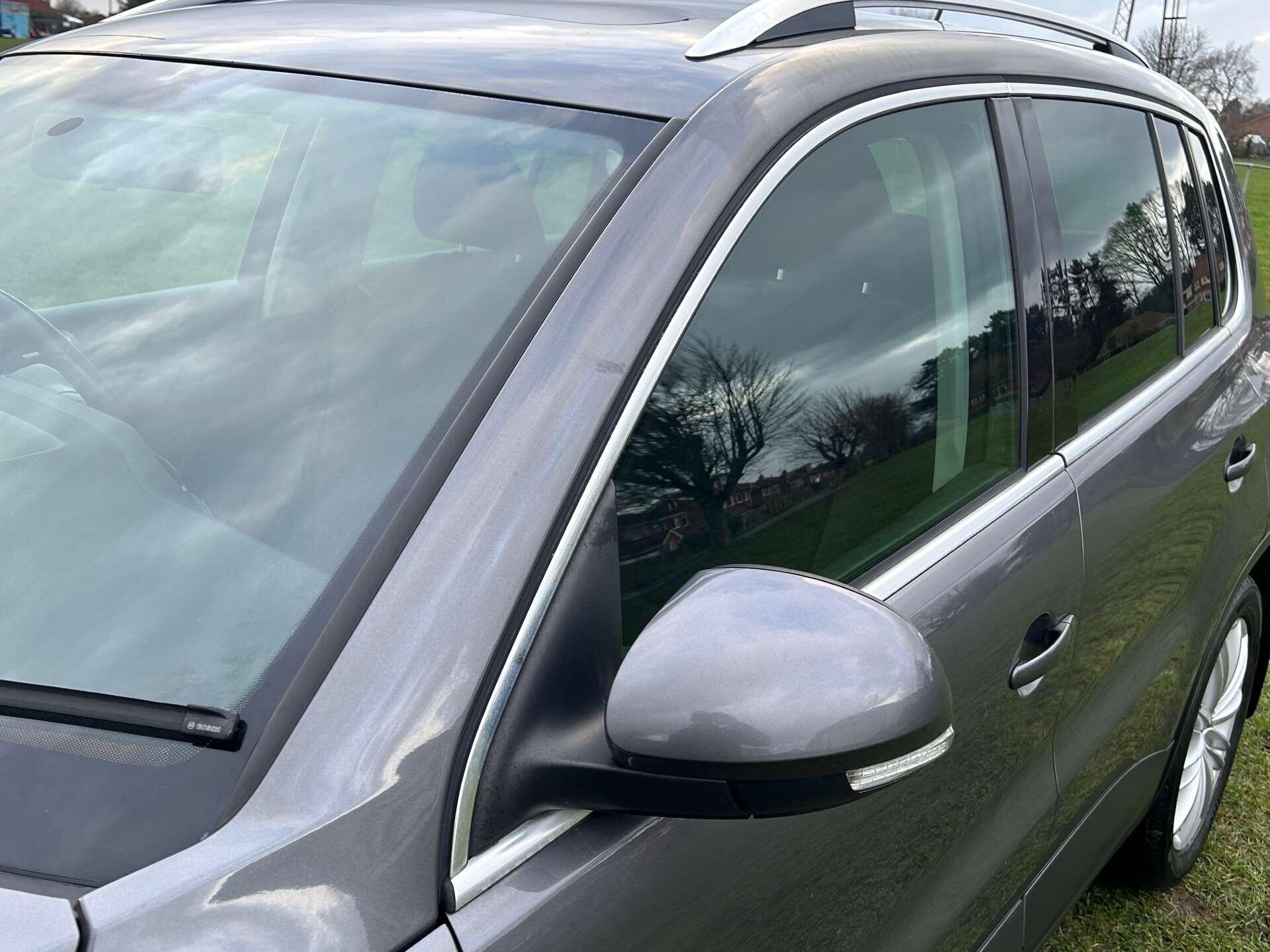 Volkswagen Tiguan view 13