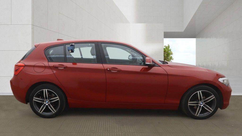 BMW 1 Series view 5
