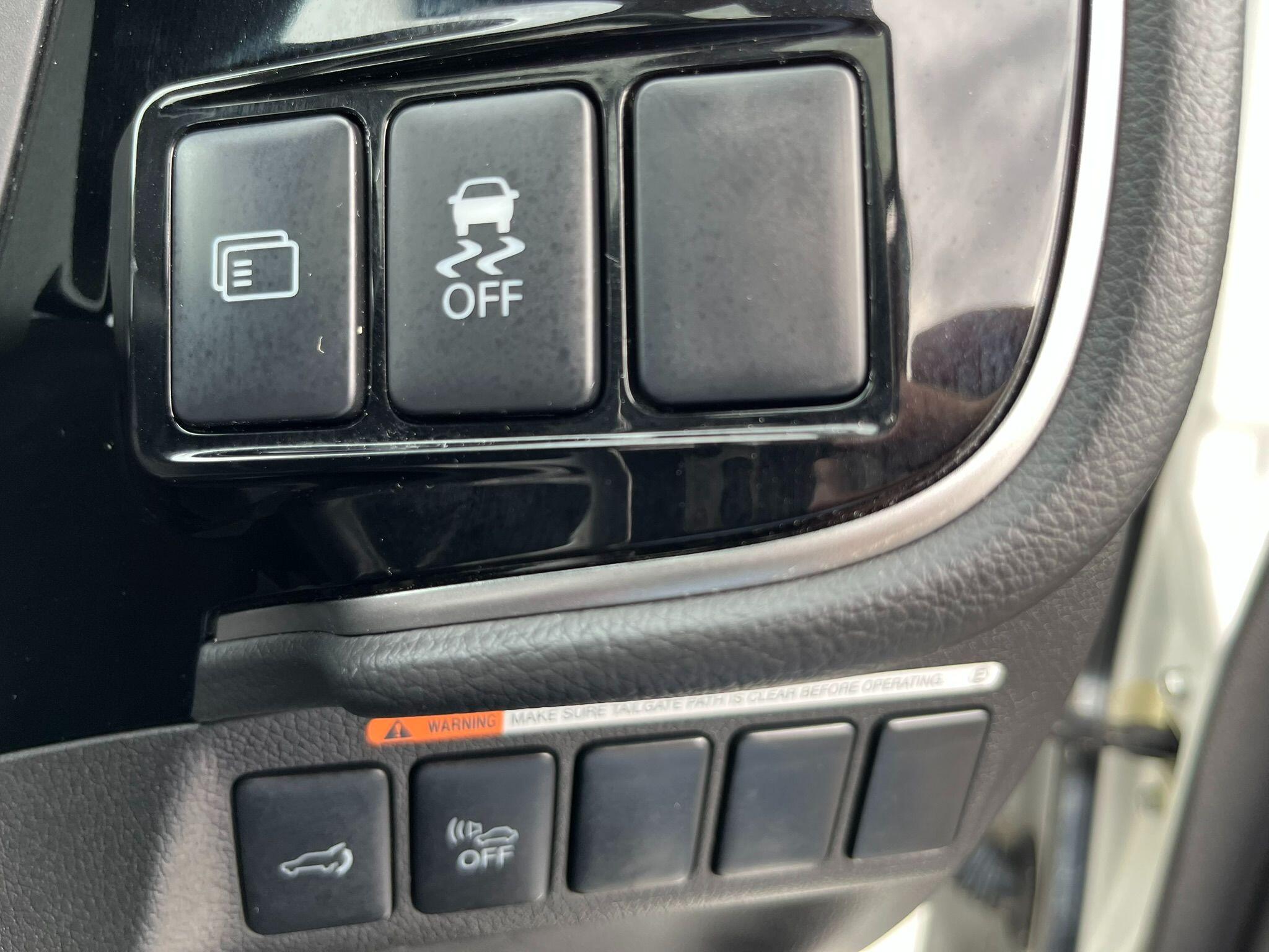 Mitsubishi Outlander view 20