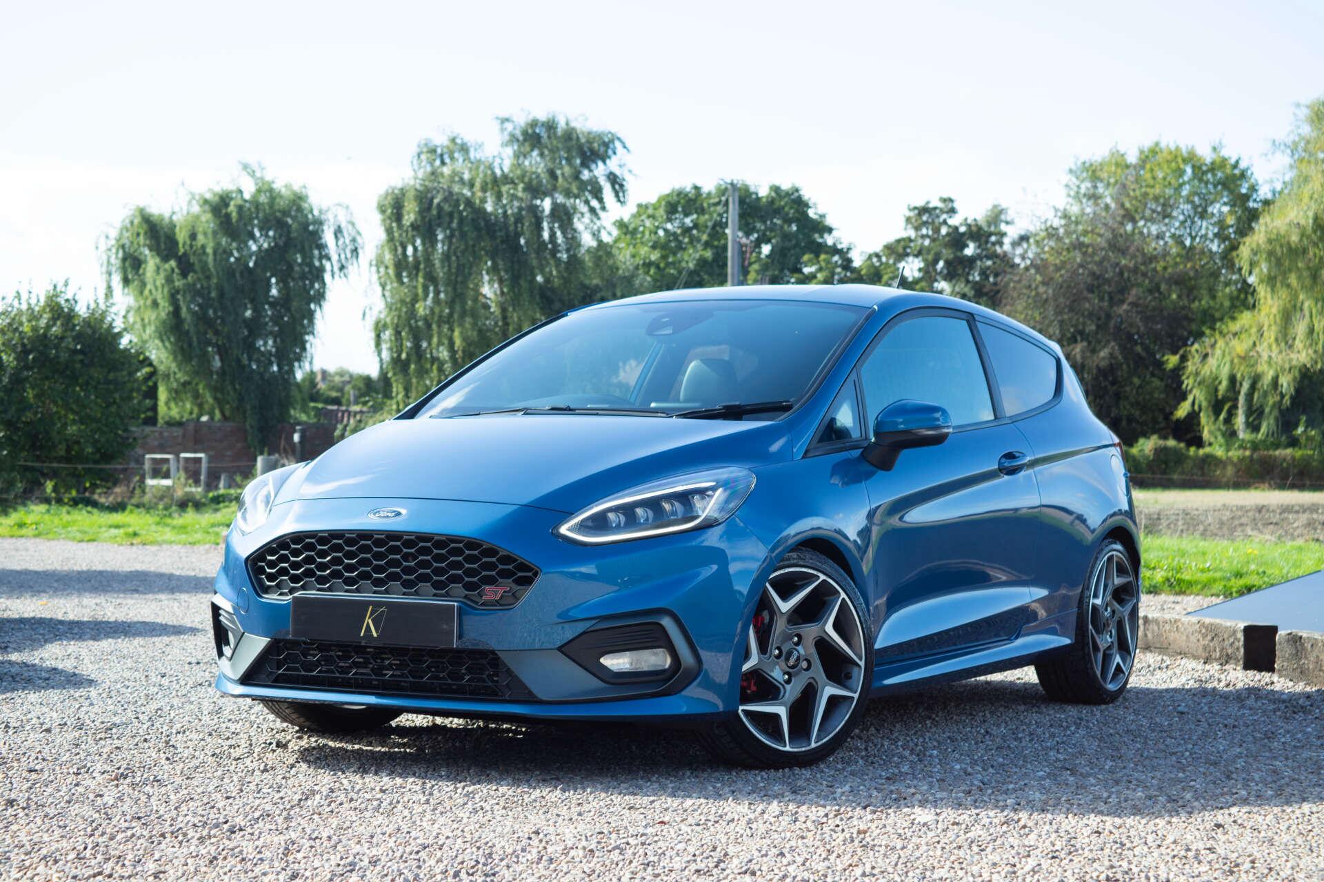 Ford Fiesta view 3