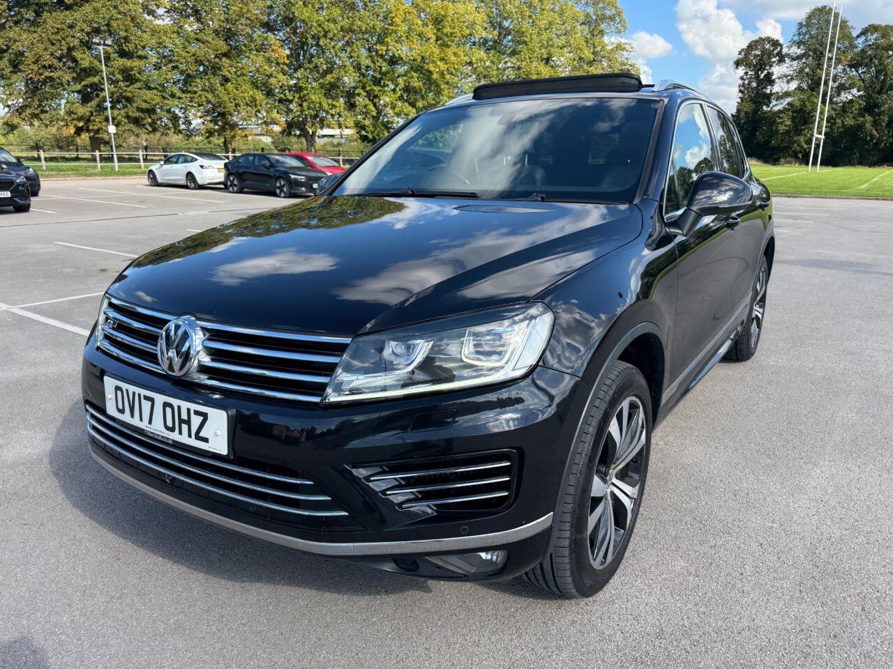 Volkswagen Touareg view 9