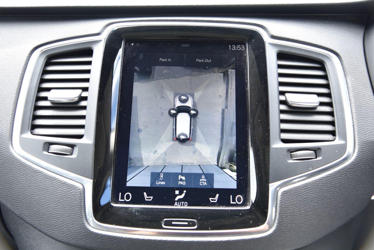 Volvo XC90 view 11