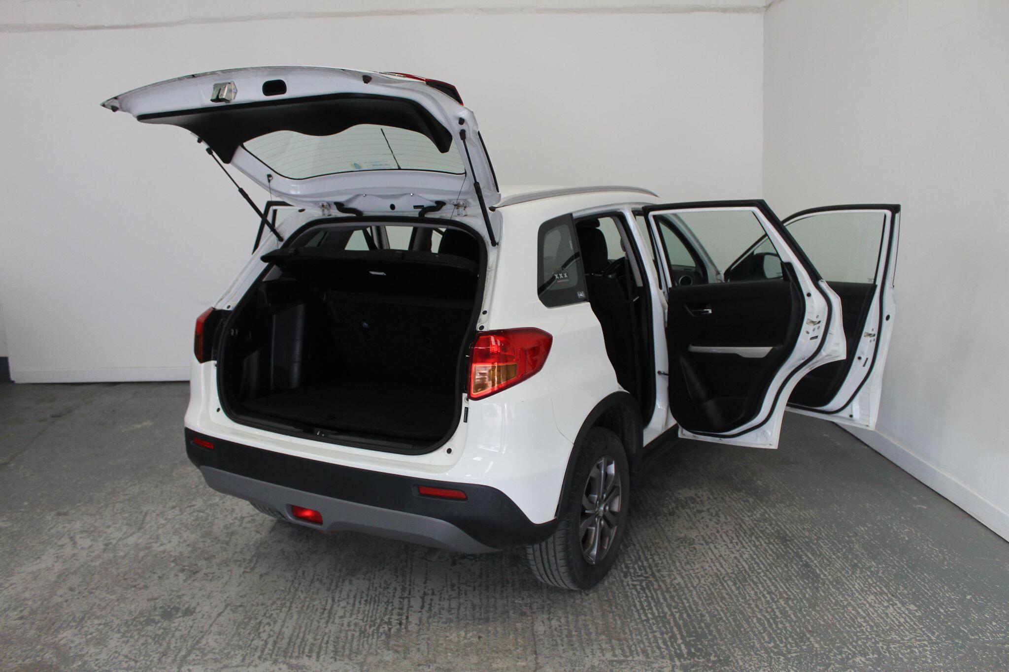 Suzuki Vitara view 19