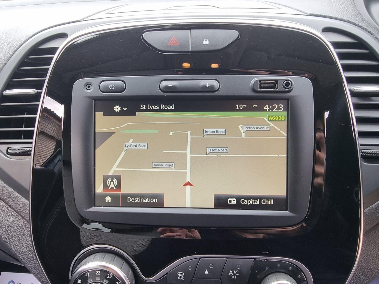 Renault Captur view 3