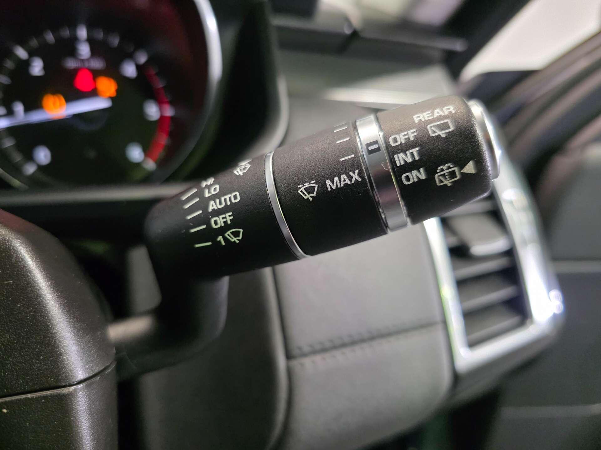 Land Rover Discovery view 46