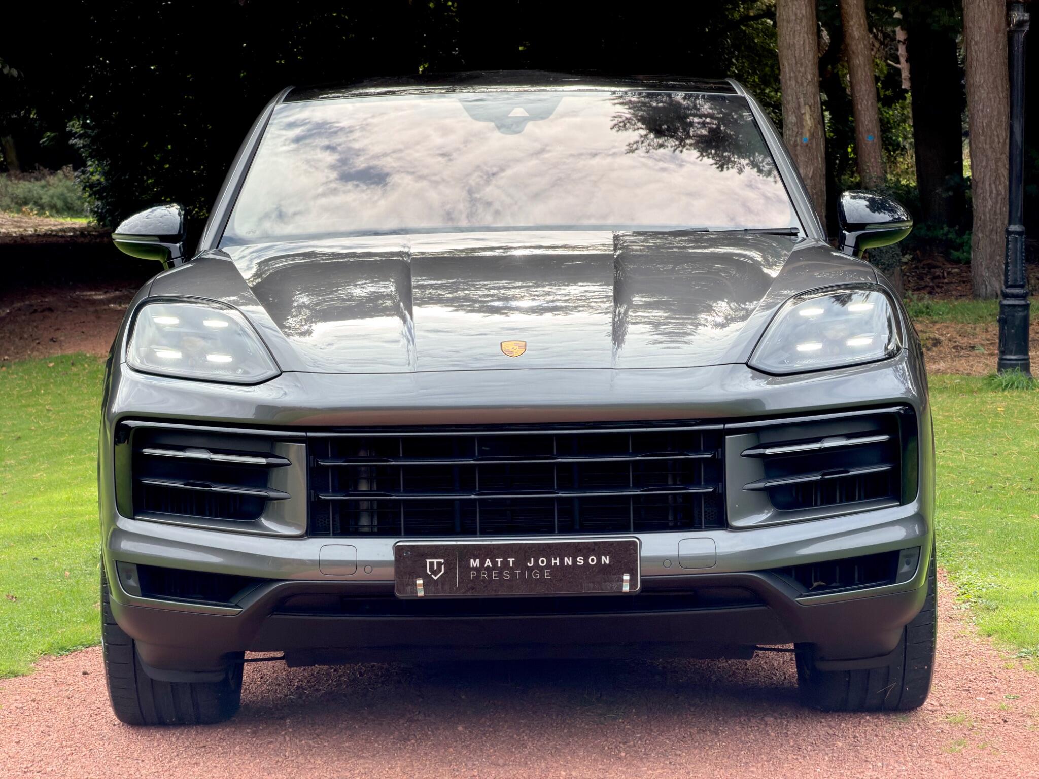 Porsche Cayenne view 33