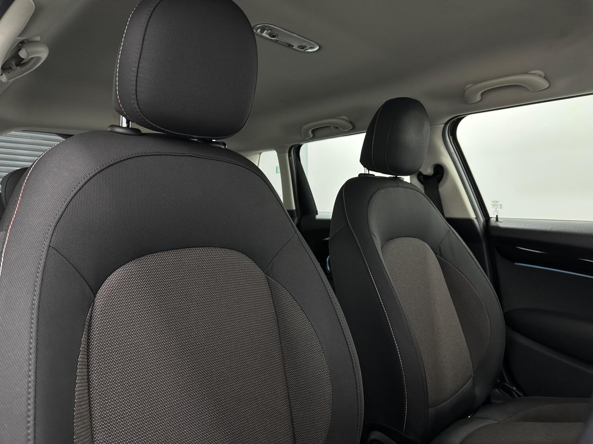 Mini Cooper view 31
