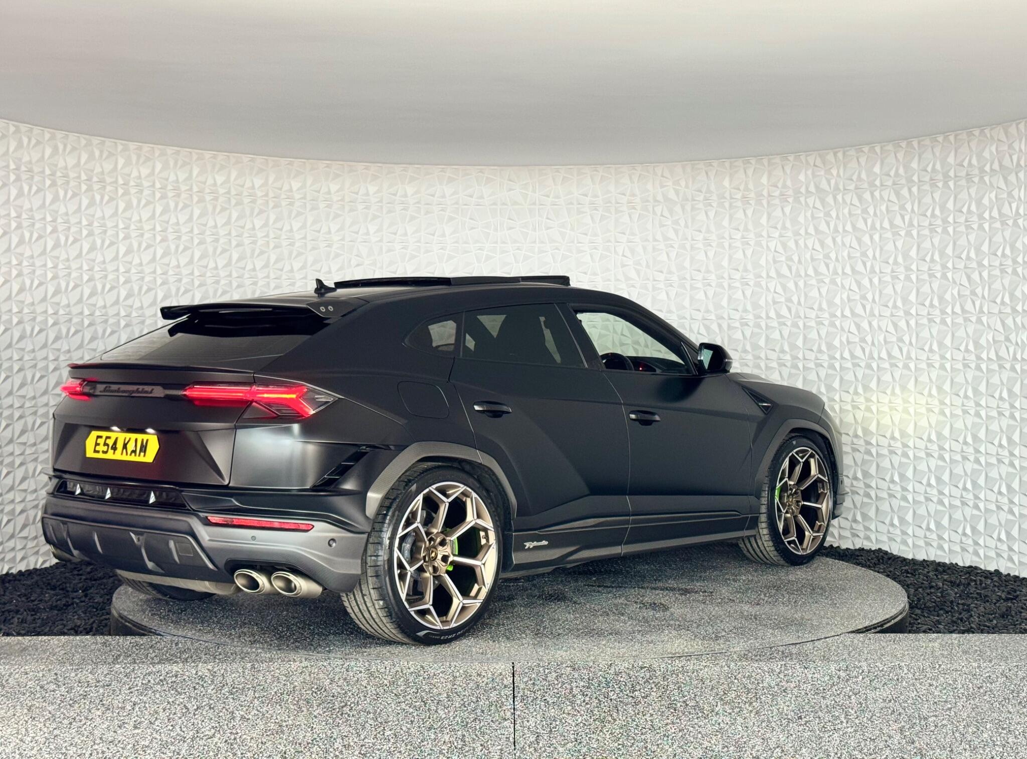 Lamborghini Urus view 11