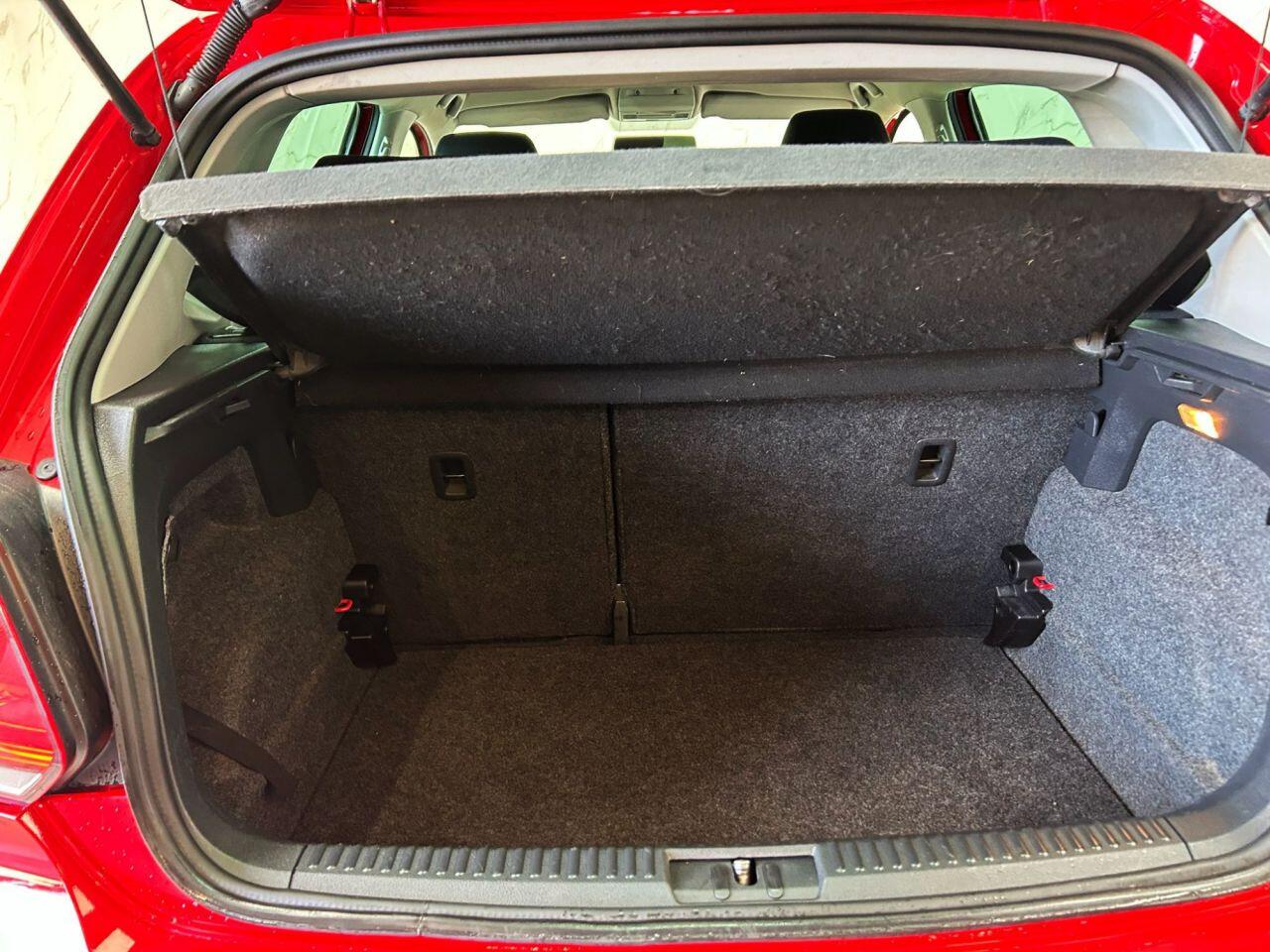 Volkswagen Polo view 12