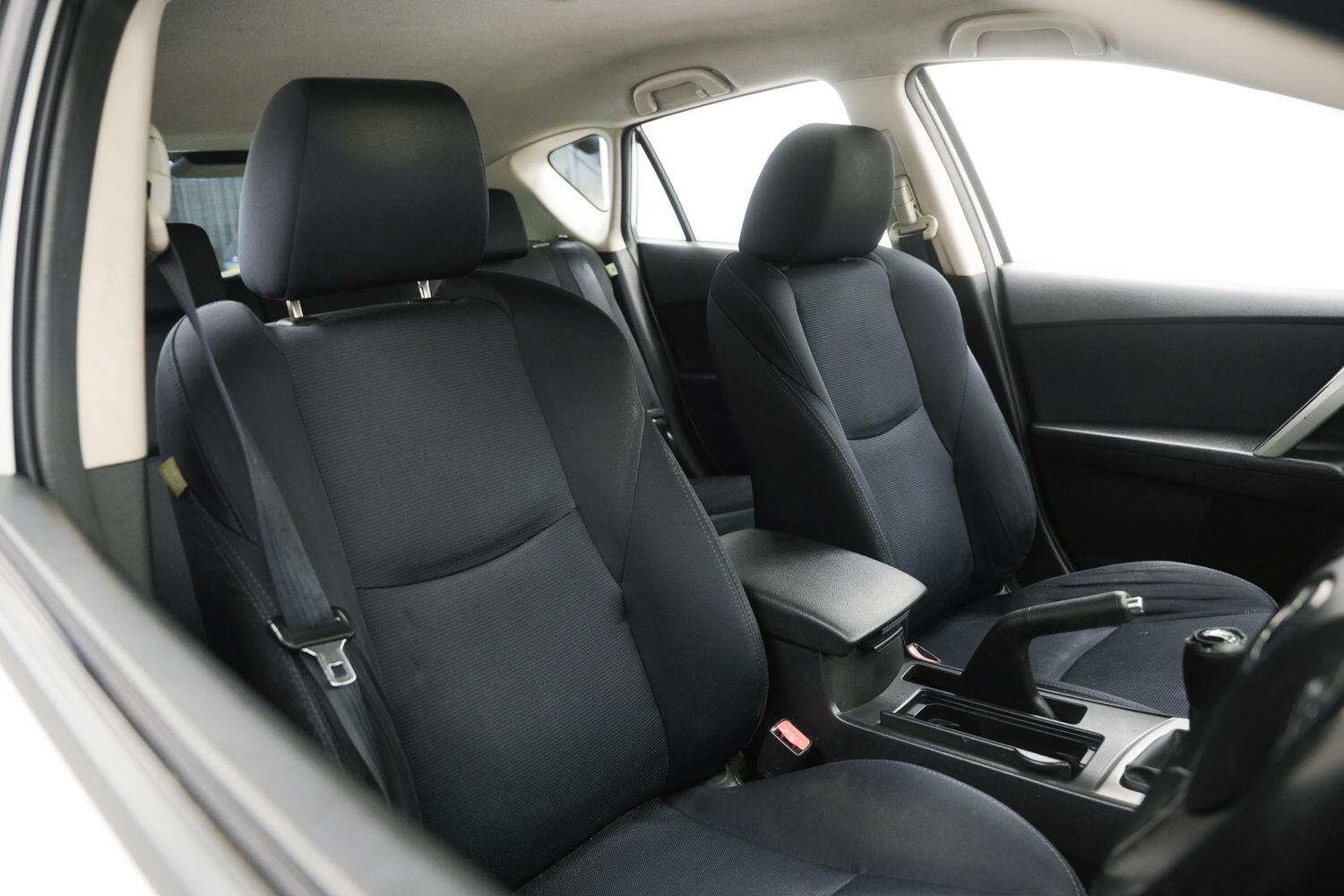 Mazda Mazda3 view 12