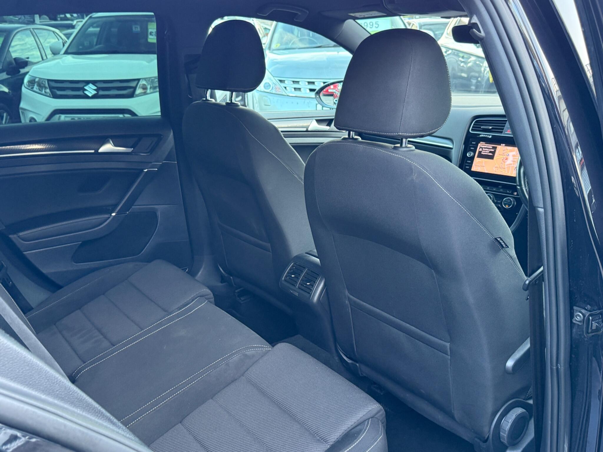 Volkswagen Golf - Image 36