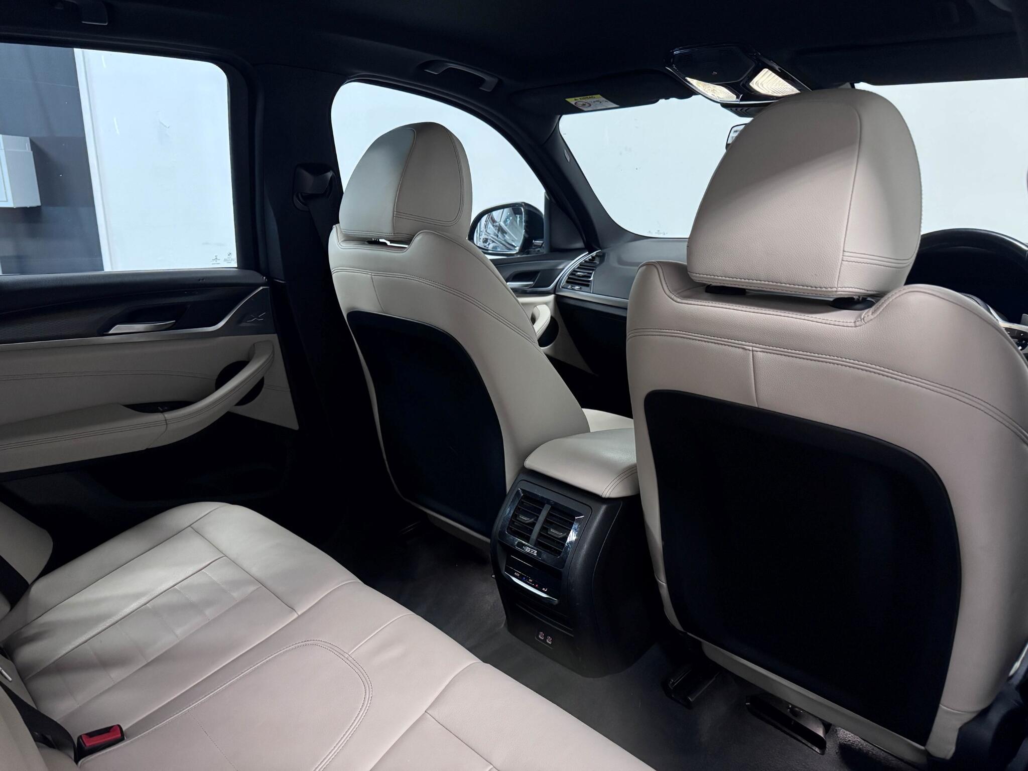 BMW X3 view 27