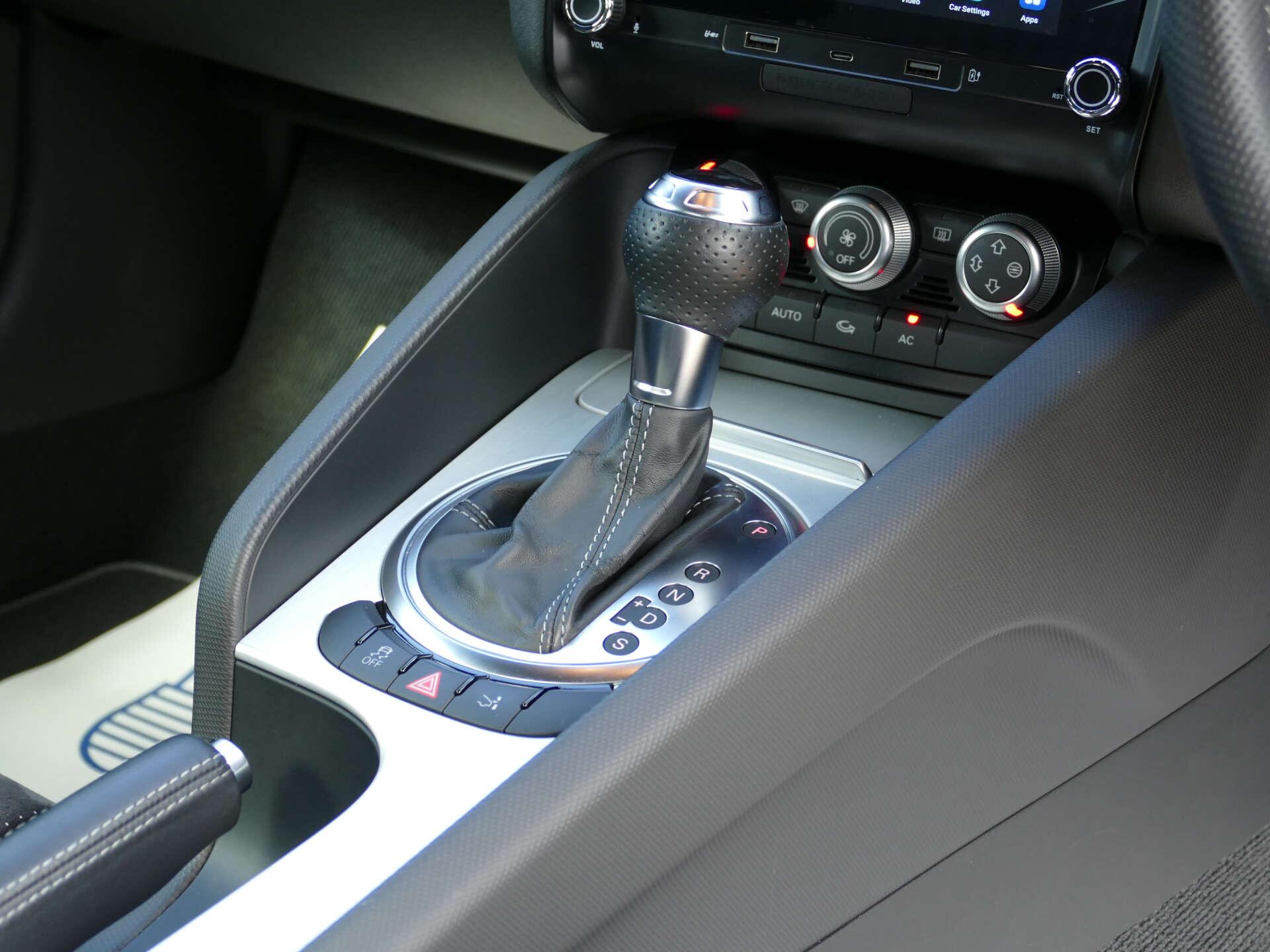 Audi TT view 24