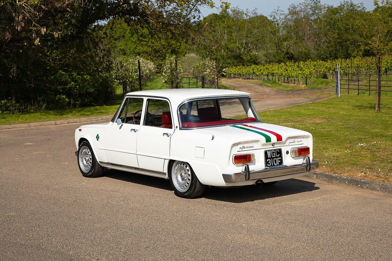 Alfa Romeo Giulia view 3