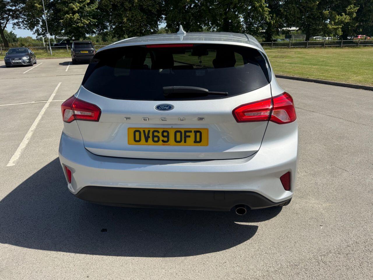 Ford Focus view 35