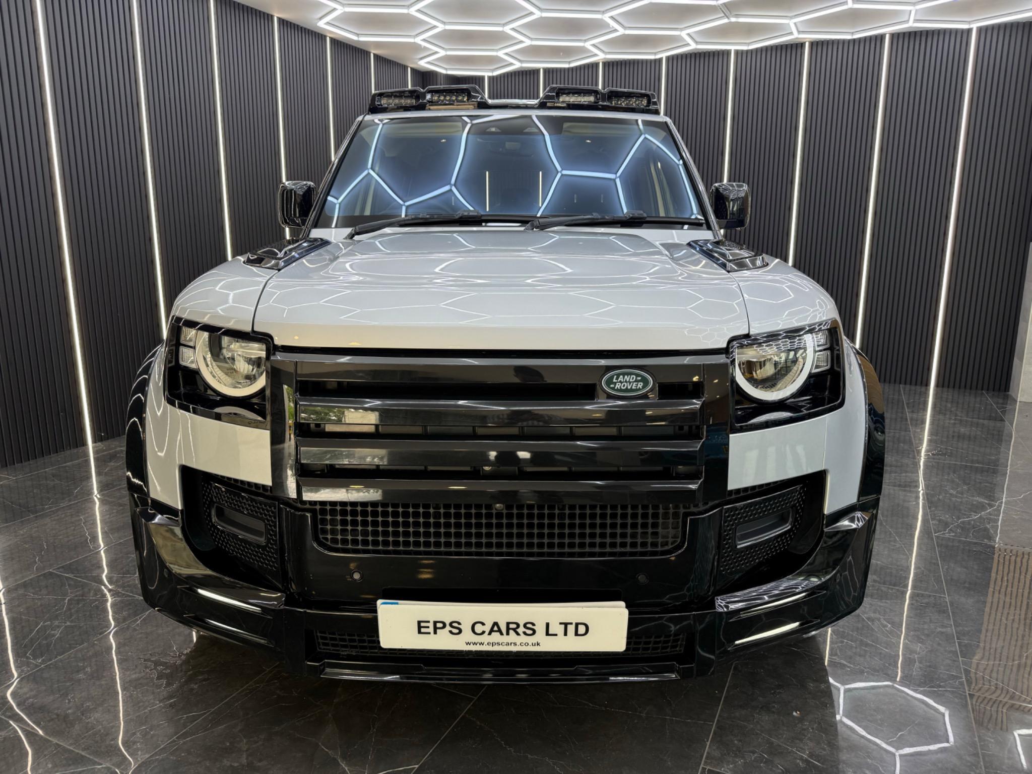 Land Rover Defender 110 view 5