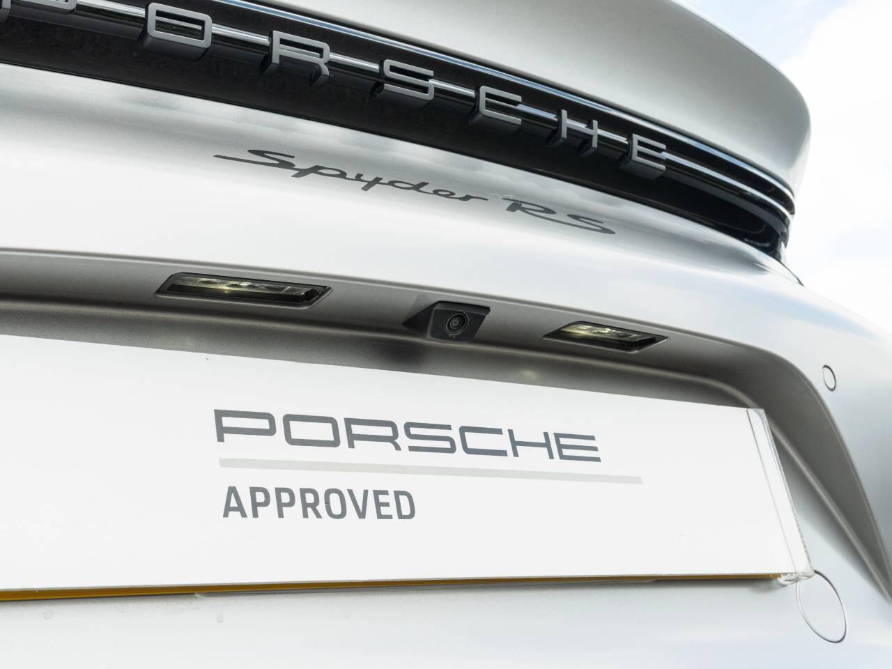 Porsche 718 Spyder view 11