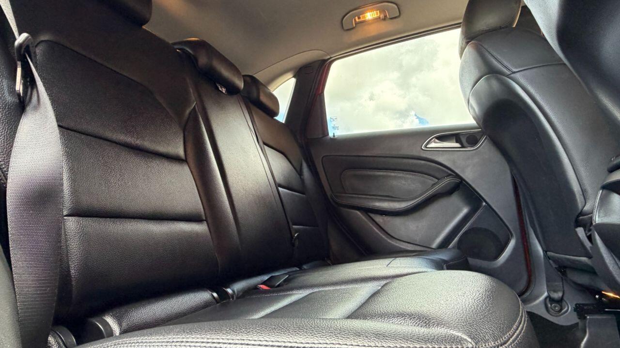 Mercedes-Benz B-Class view 12
