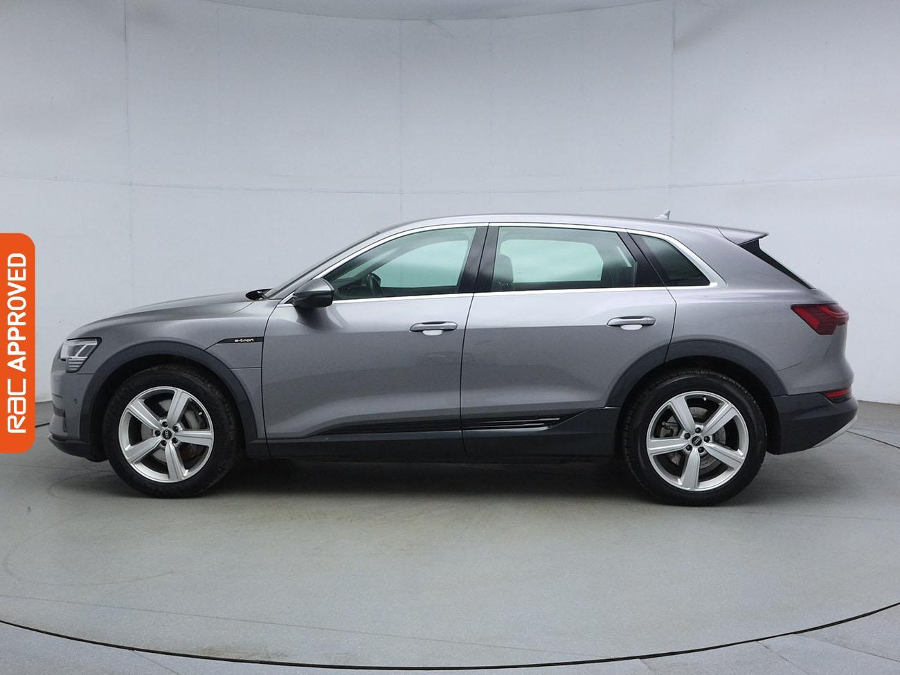 Audi E-Tron view 34