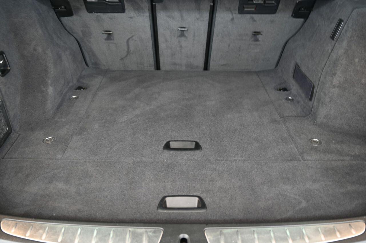 BMW 3 Series view 8