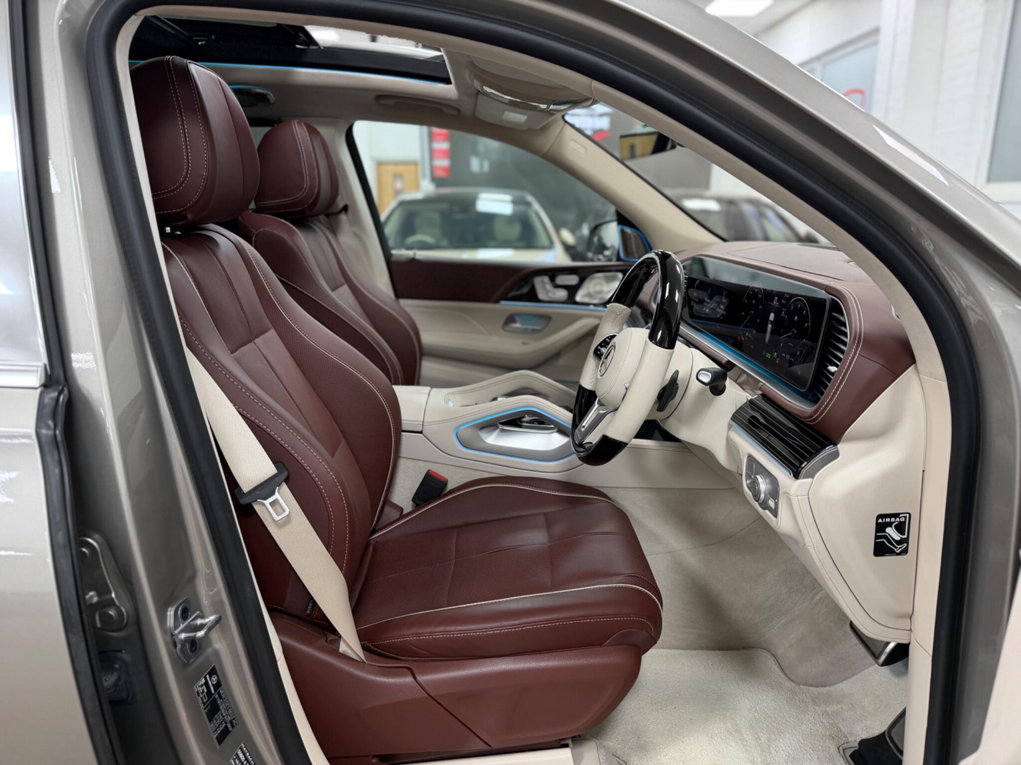 Mercedes-Benz GLS view 27