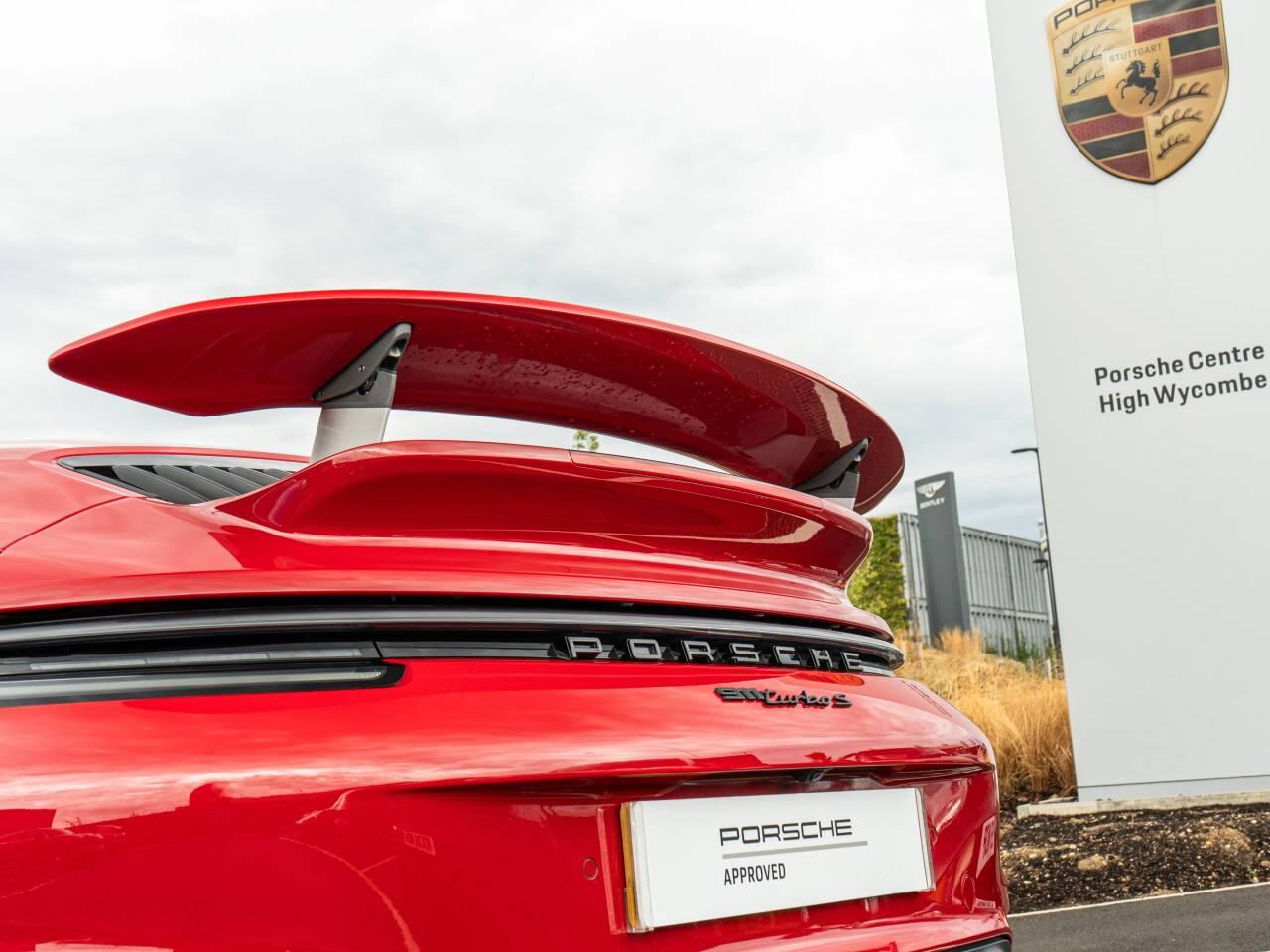 Porsche 911 view 10