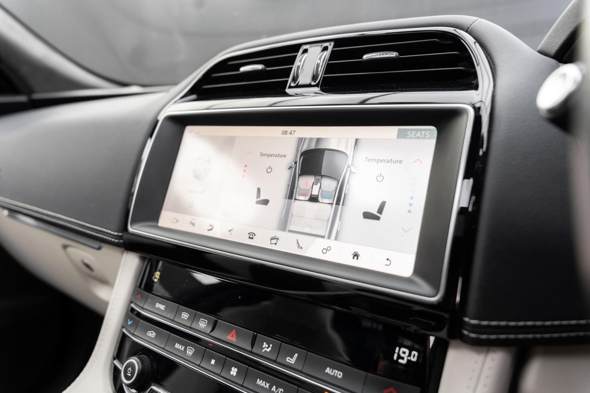 Jaguar F-Pace view 13