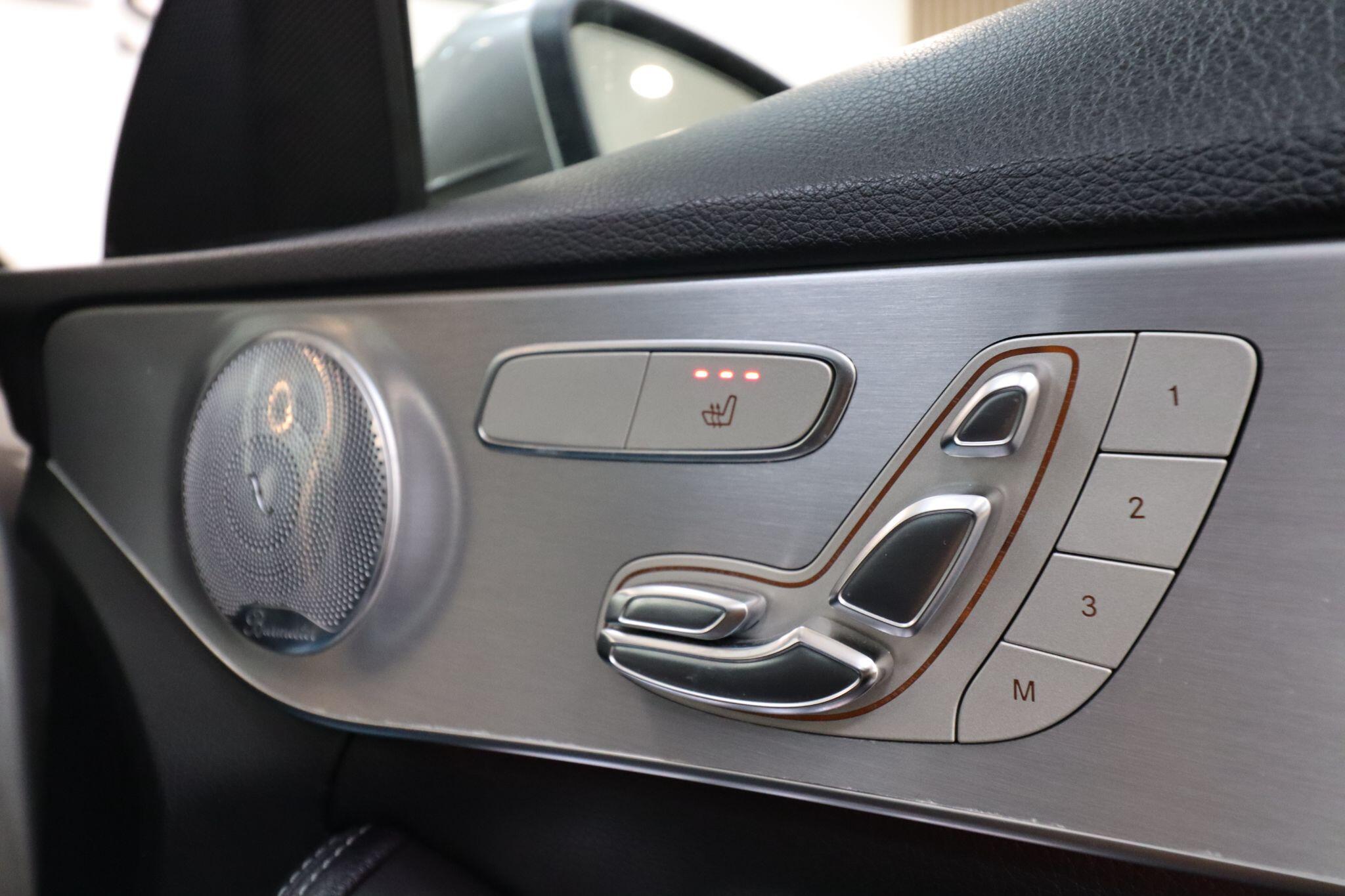 Mercedes-Benz C Class view 17