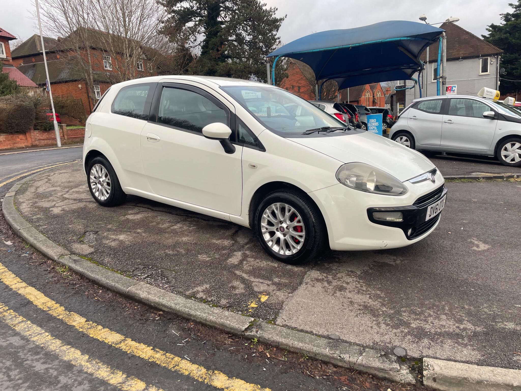 2011 Fiat Punto Evo image 6