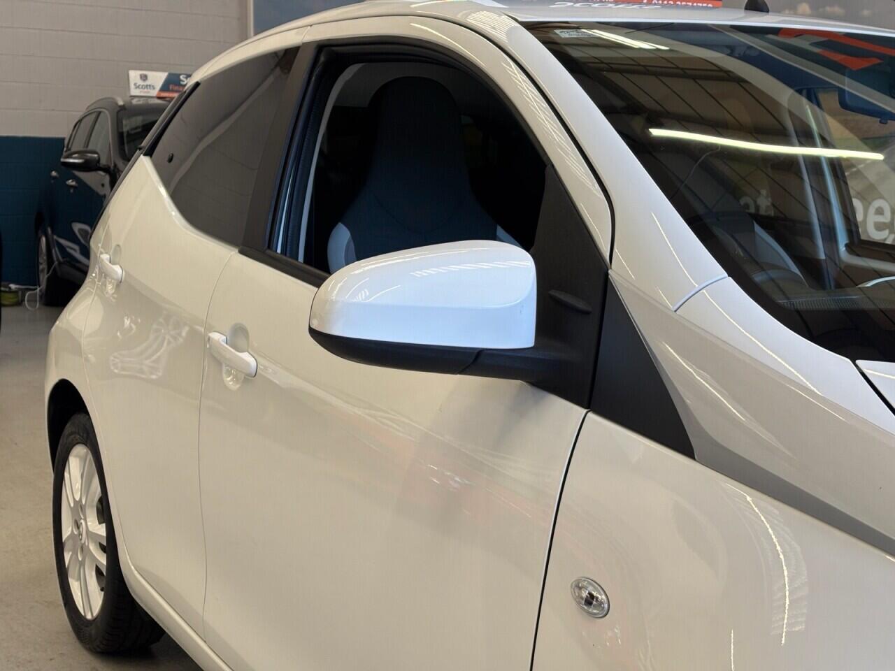Toyota Aygo view 45