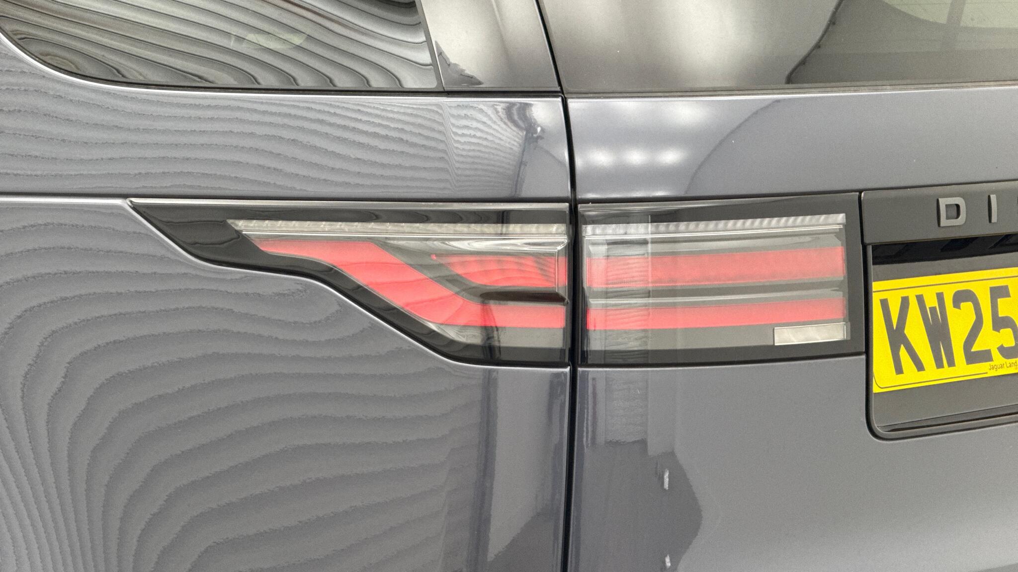 Land Rover Discovery view 19