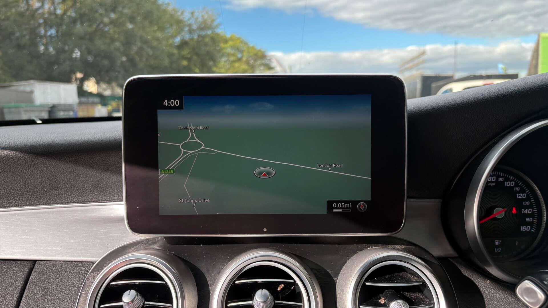 Mercedes-Benz C-Class view 22