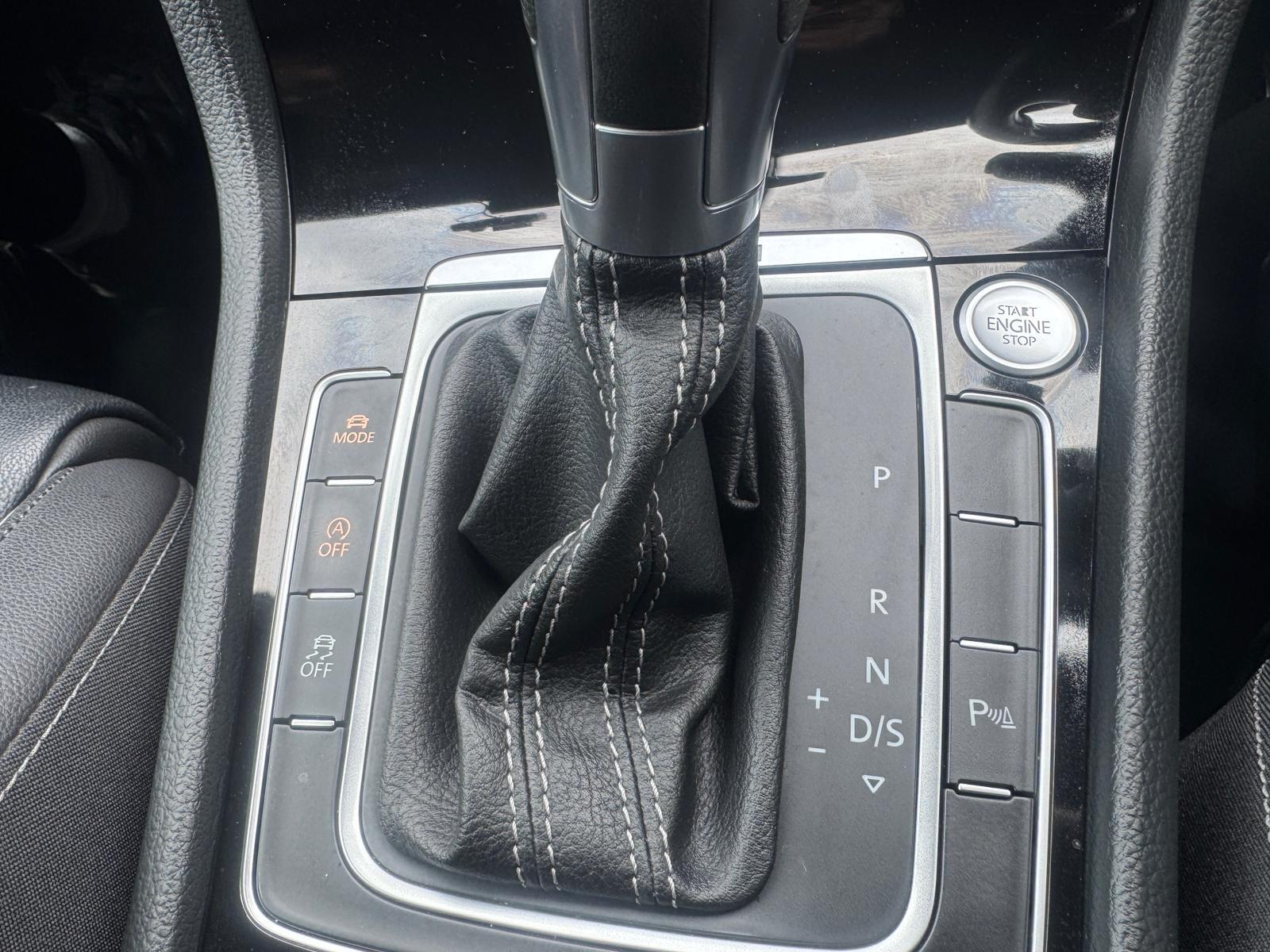 Volkswagen Golf view 14