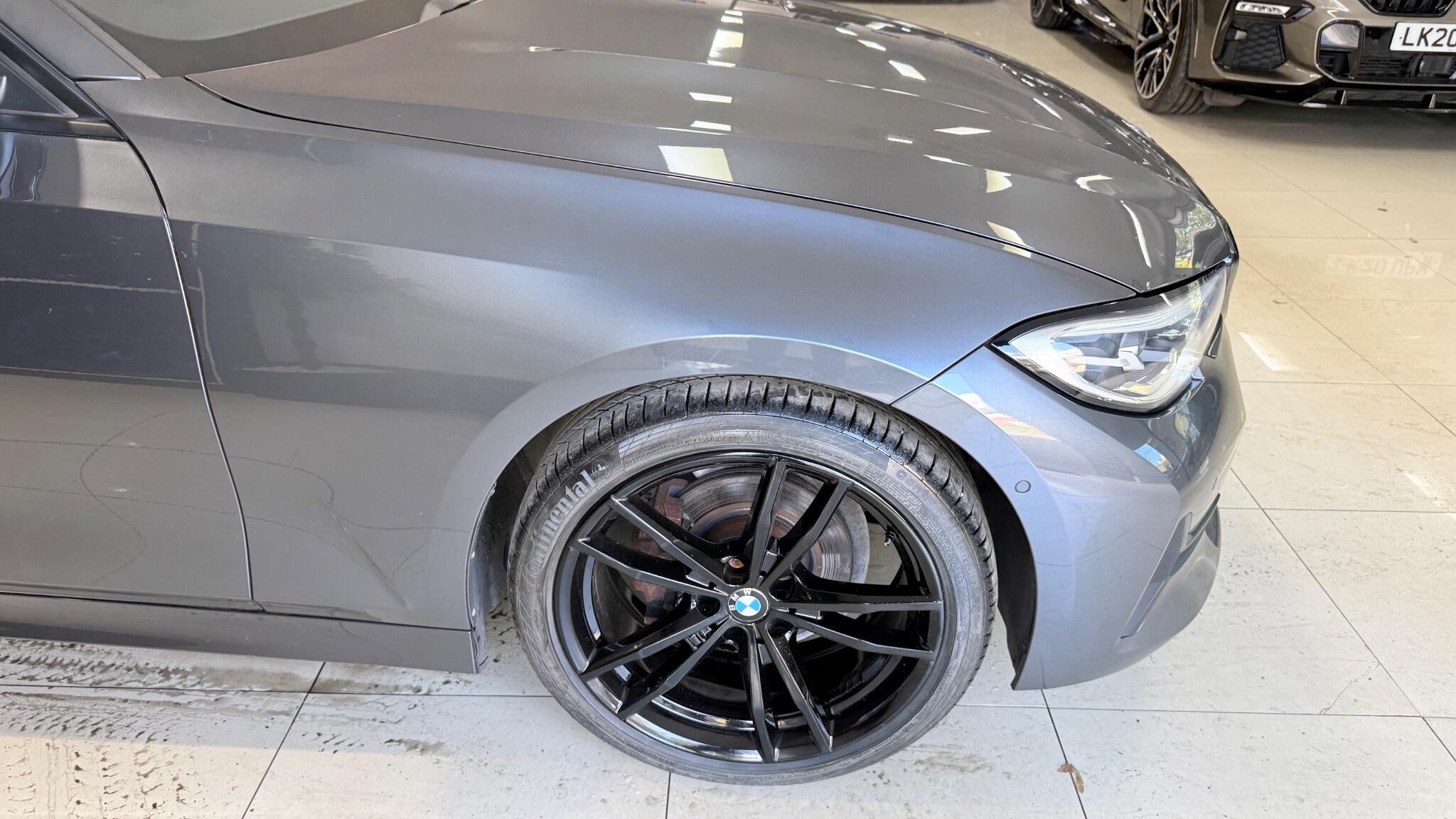 BMW 3 Series view 39