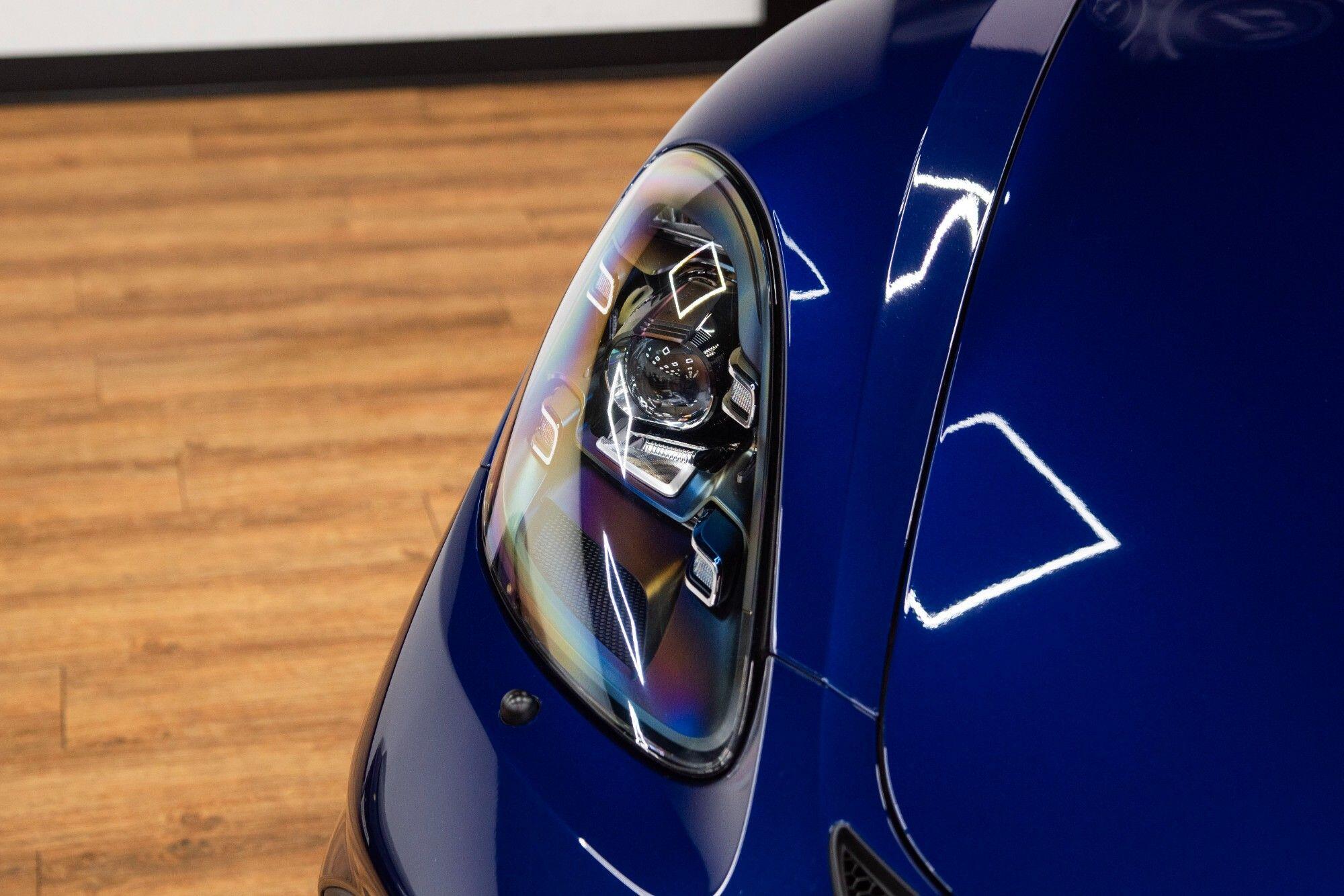 Porsche 718 Spyder view 11