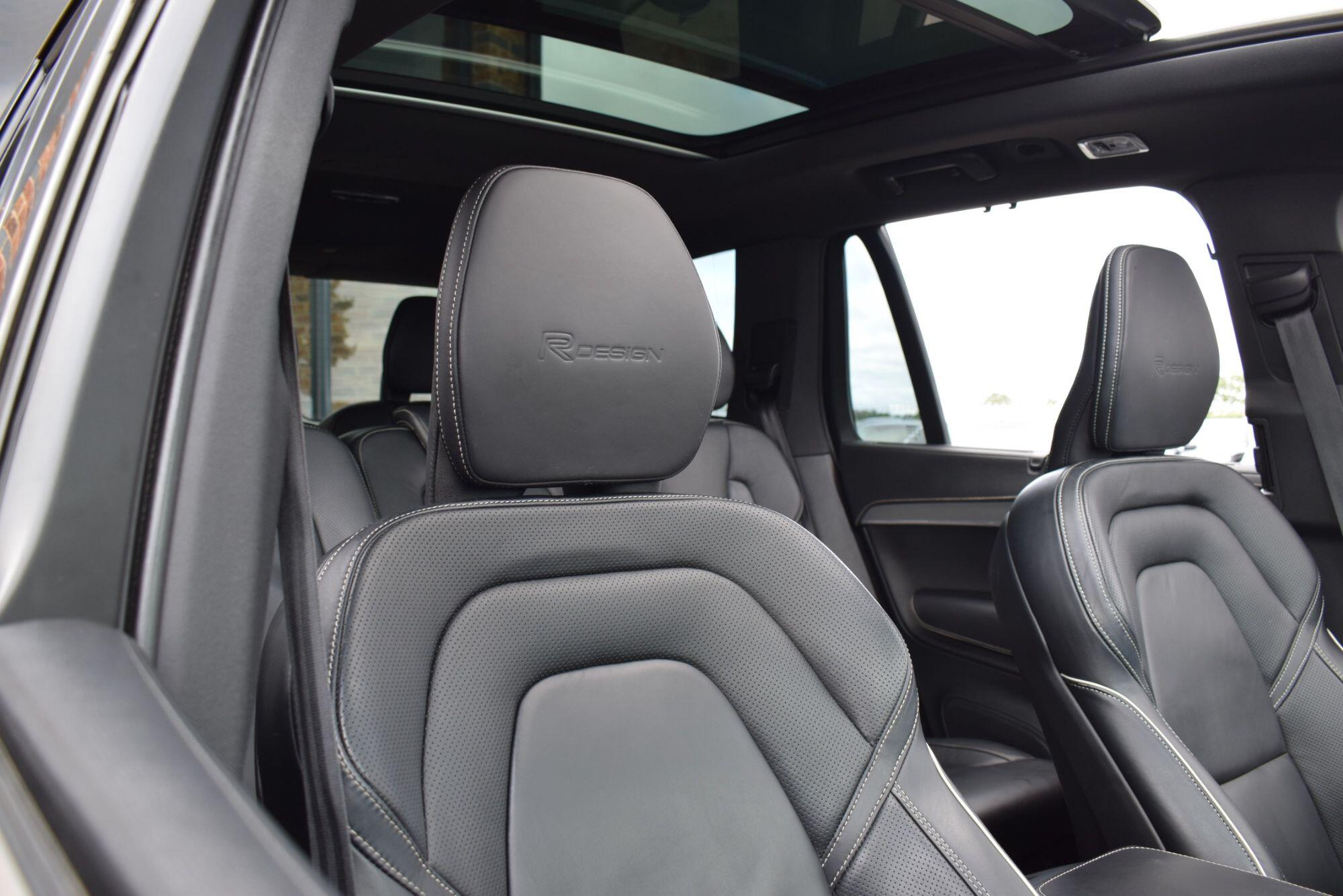 Volvo XC90 view 13