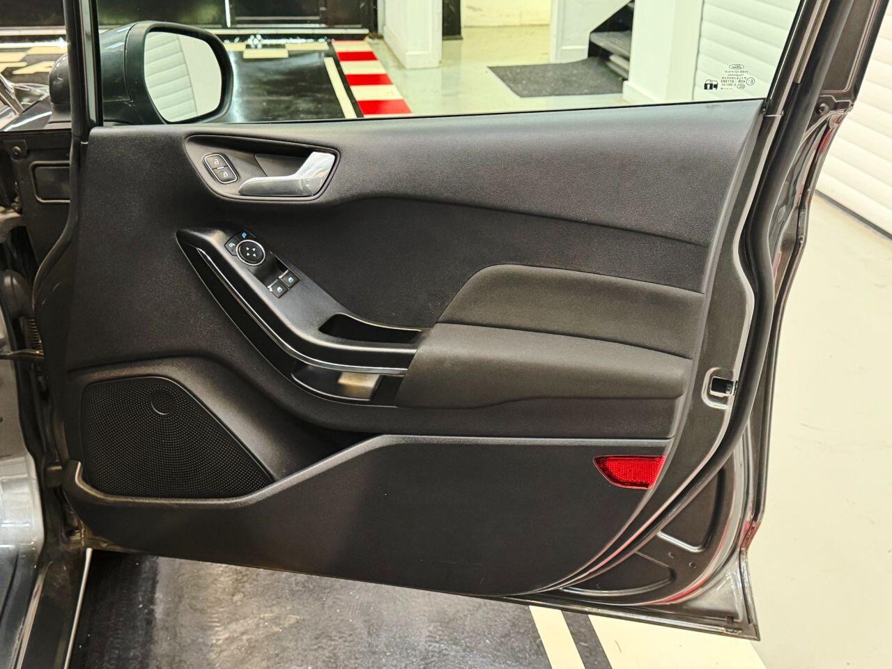 Ford Fiesta view 21