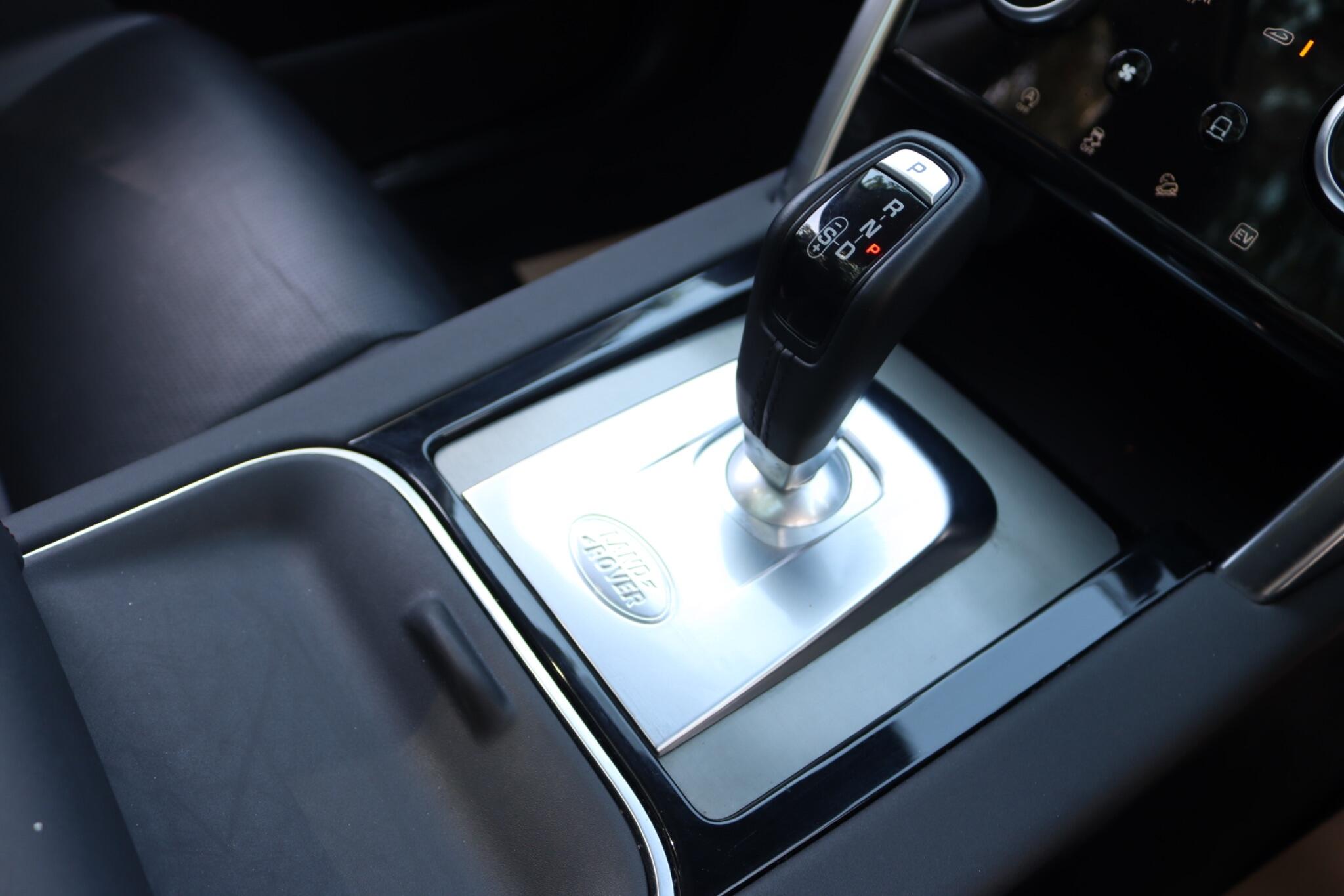 Land Rover Discovery Sport view 26