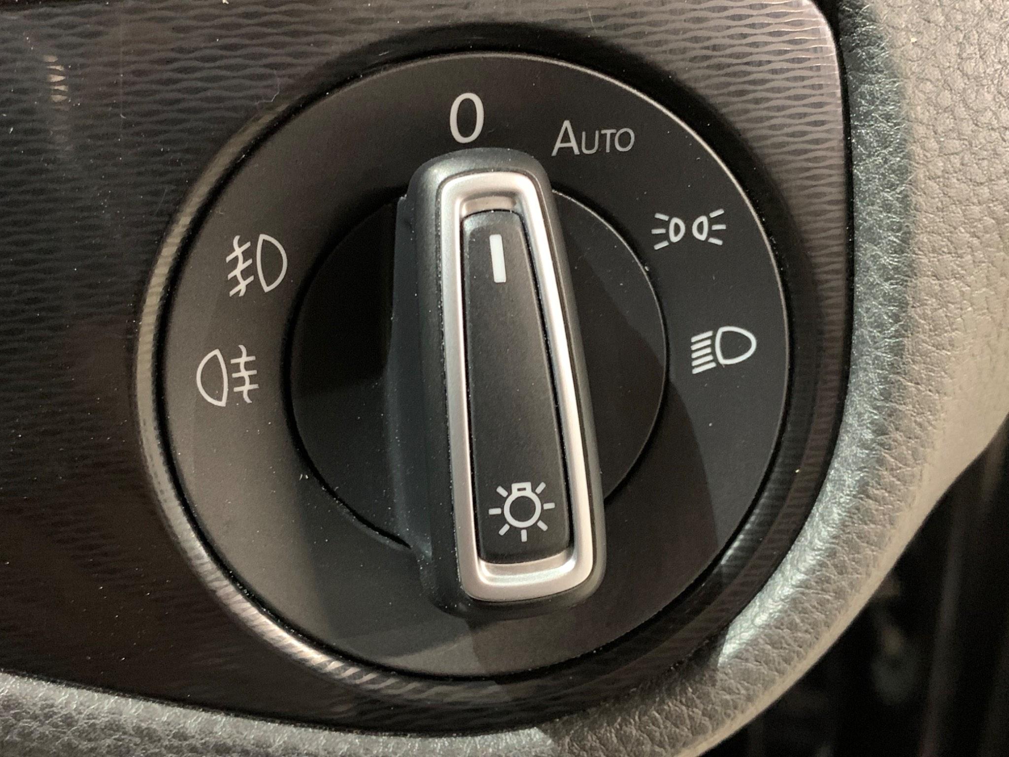 Volkswagen Golf view 40