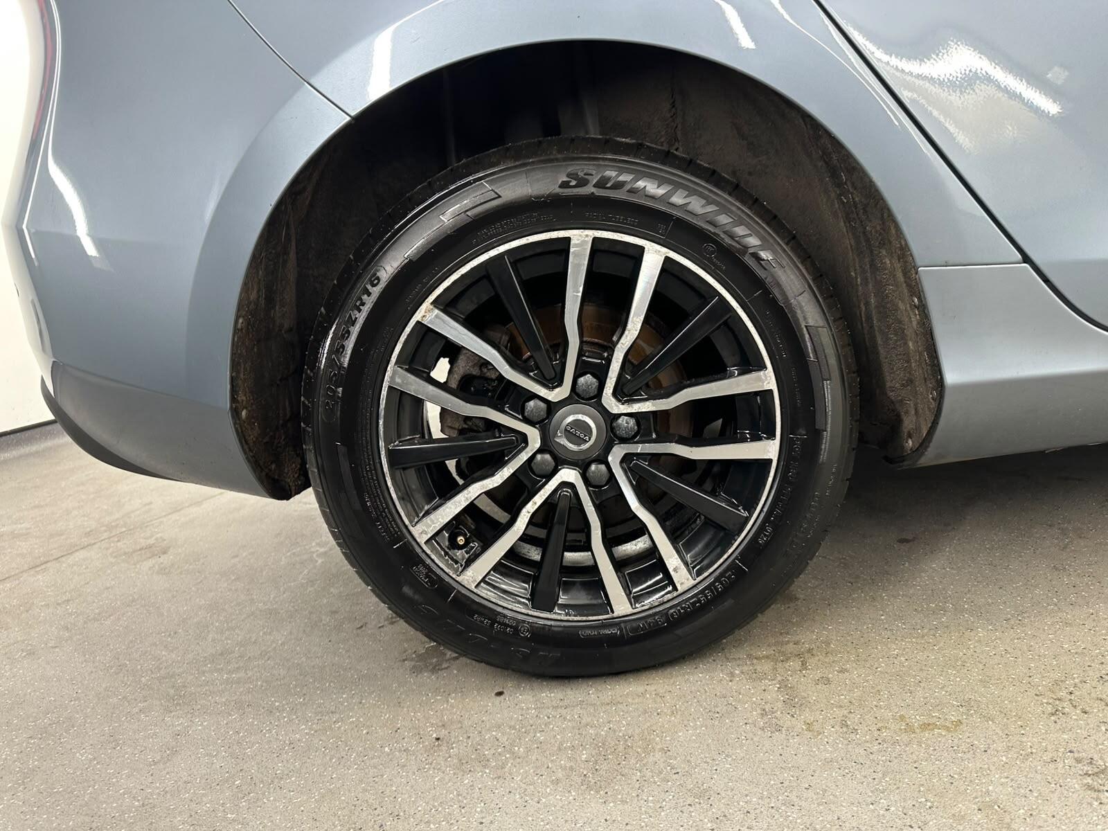 Volvo V40 view 18