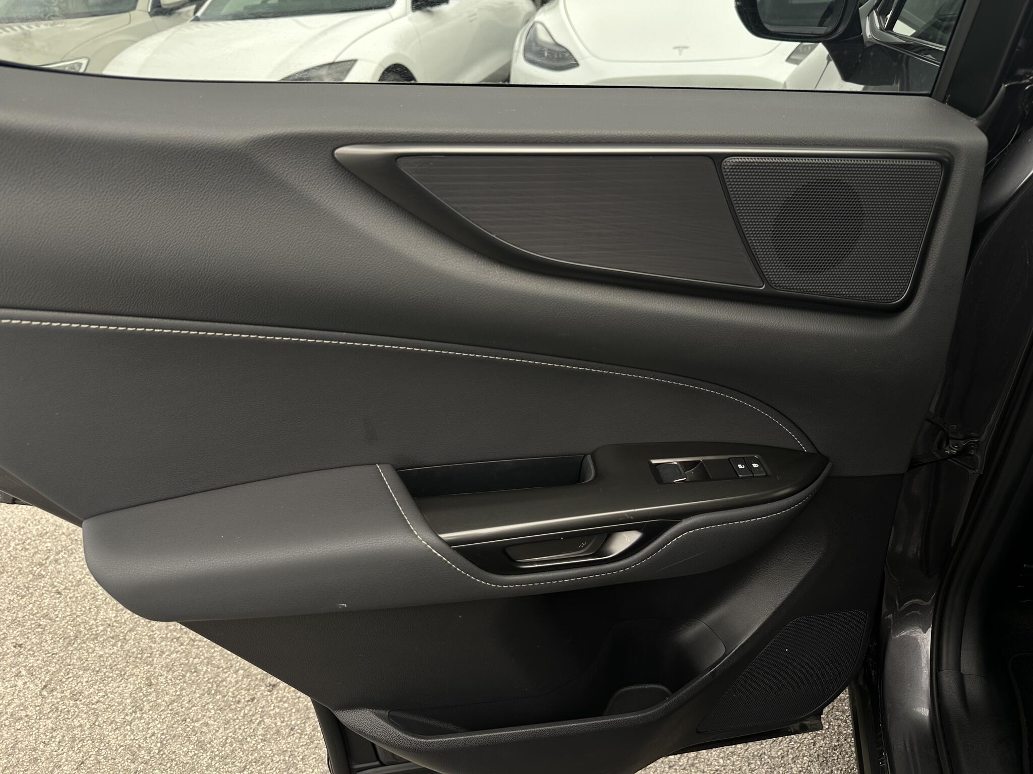 Lexus NX view 30