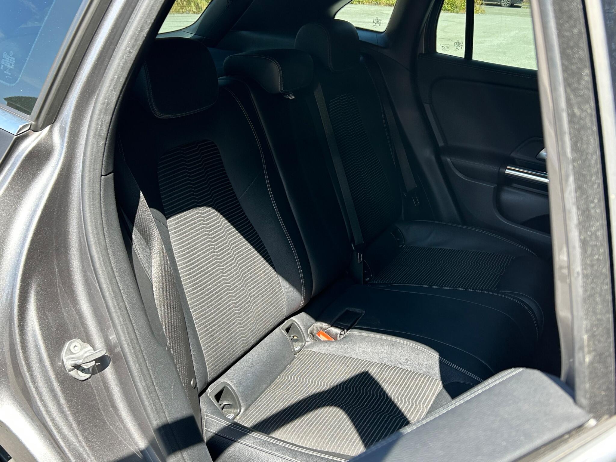 Mercedes-Benz Gla view 21