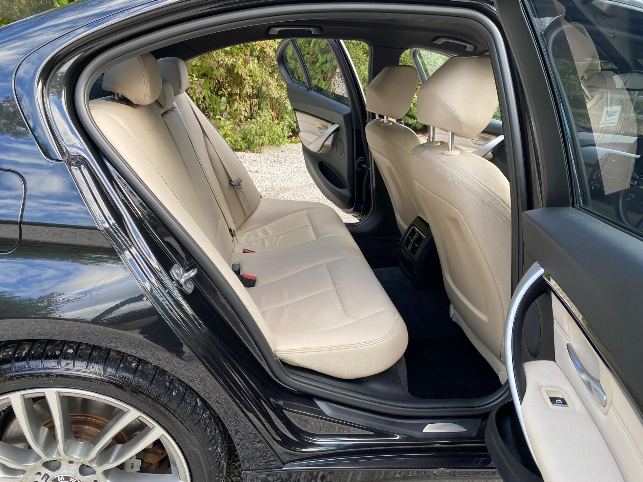 BMW 3 Series view 13