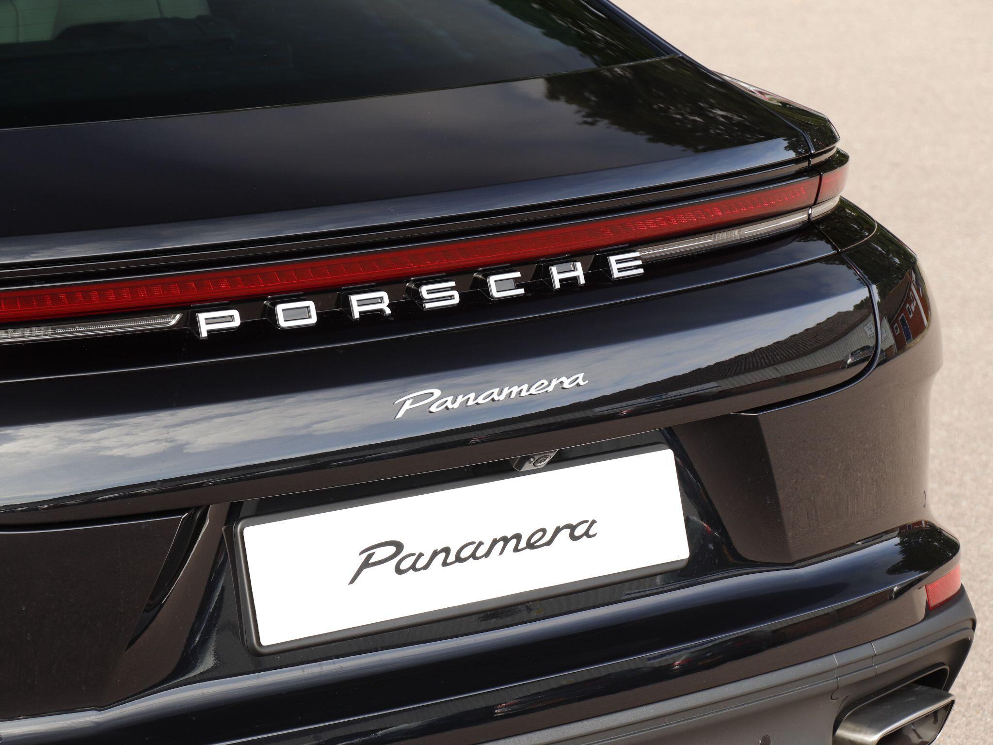 Porsche Panamera view 28