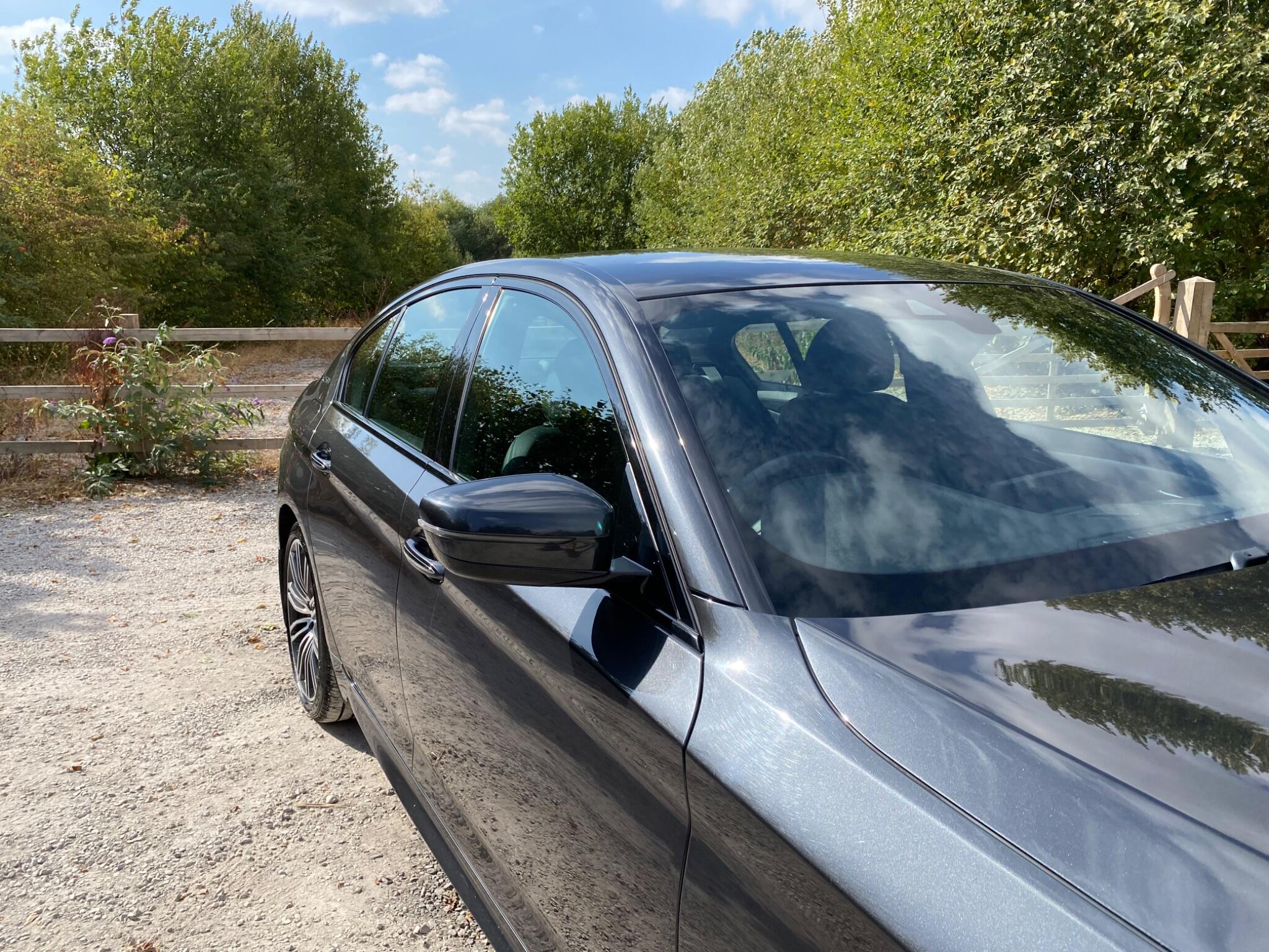 BMW 5 Series view 28