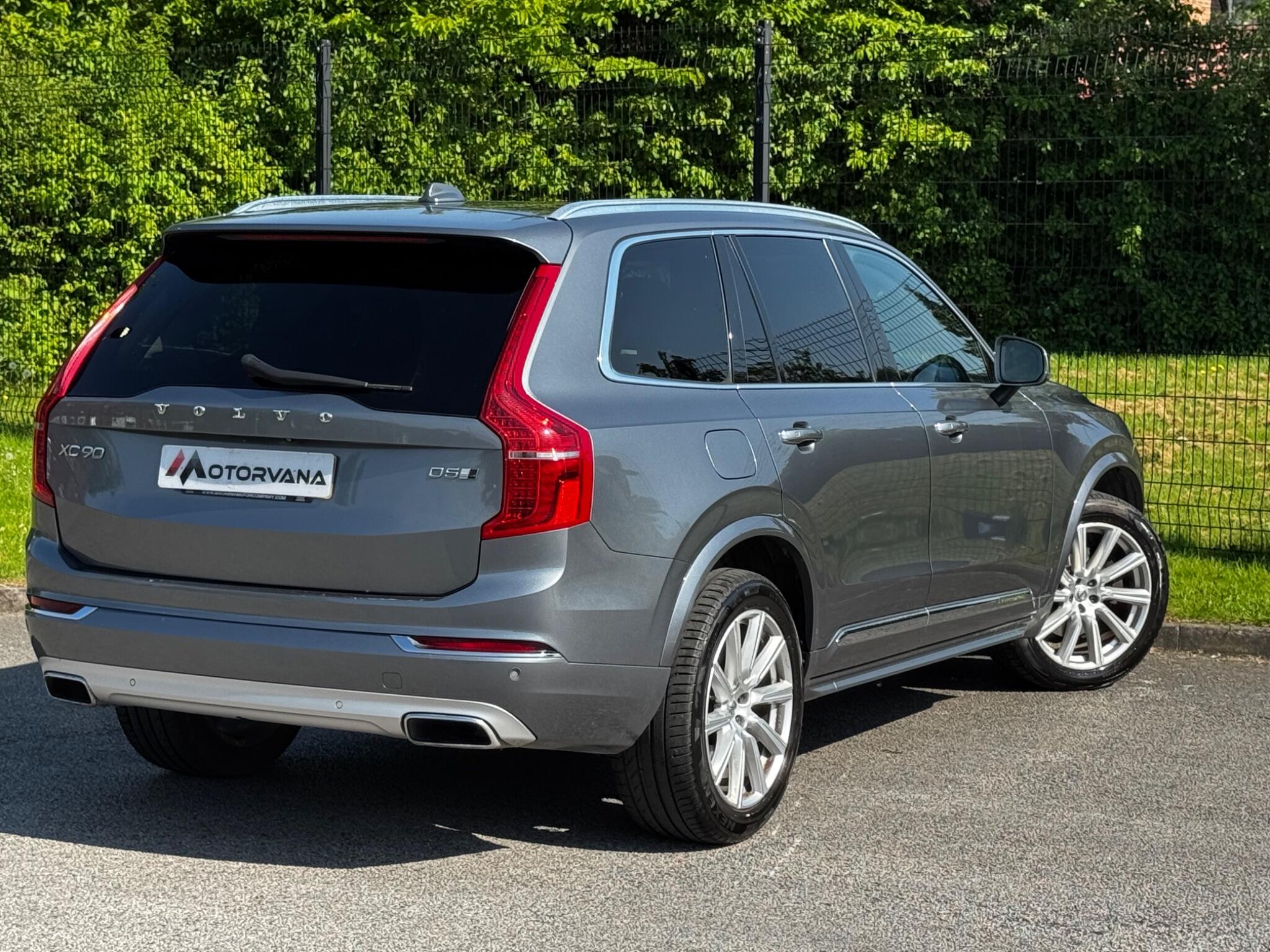 Volvo XC90 view 15