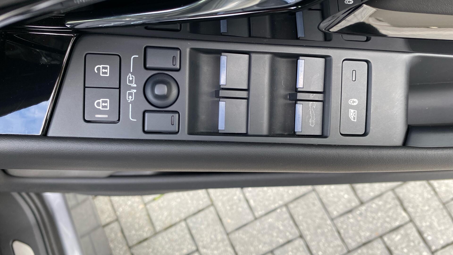 Land Rover Range Rover Evoque view 26